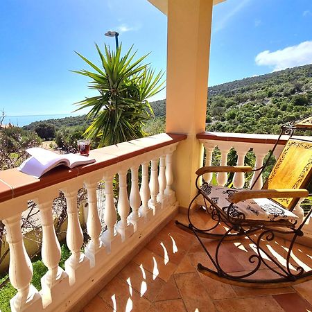 Apartamento Vista Mare E Montagna Cala Gonone Exterior foto